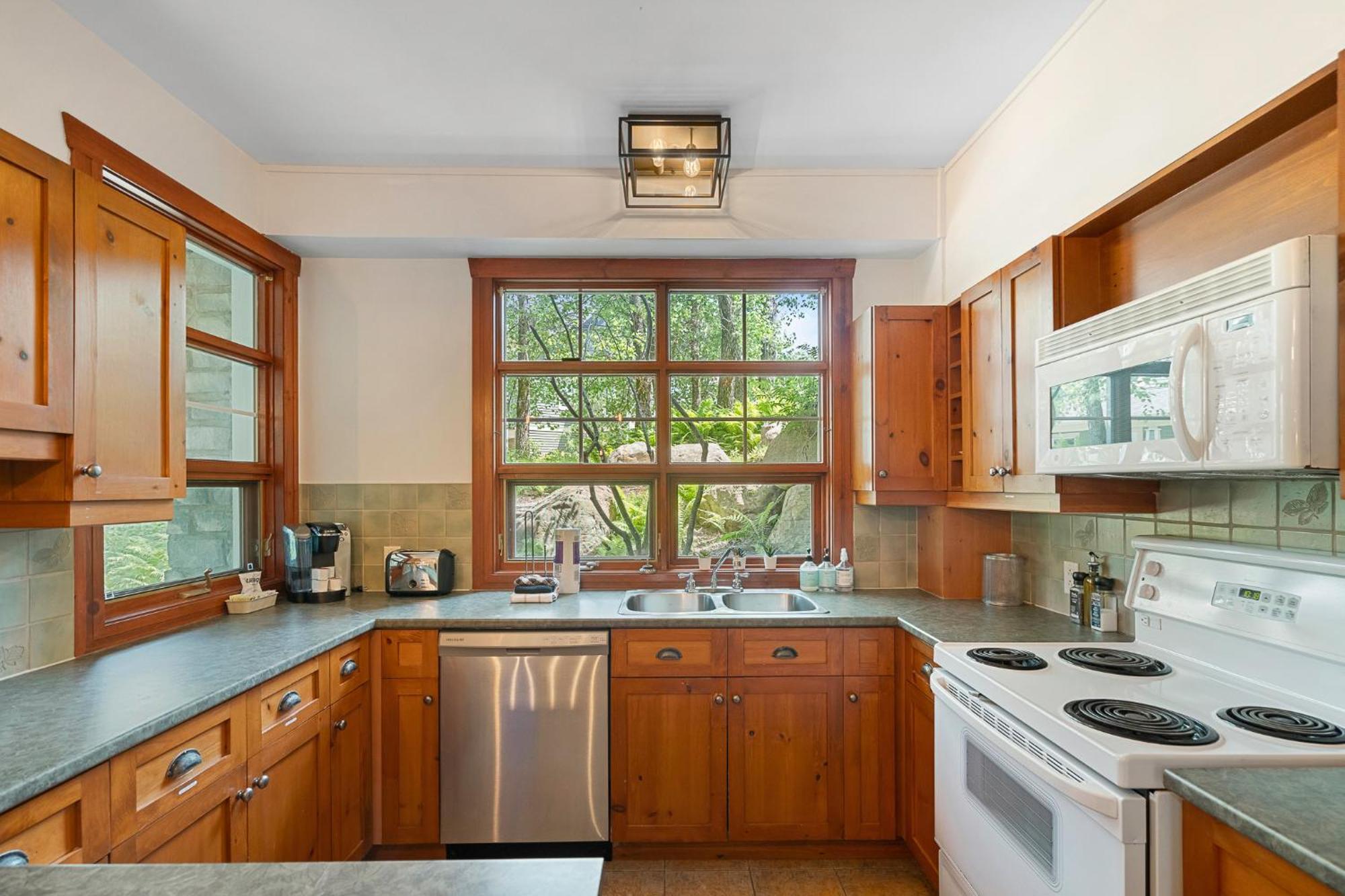 Holiday home Les Eaux - 2bdrs W Pool & Hot Tub Near Village Mont-Tremblant